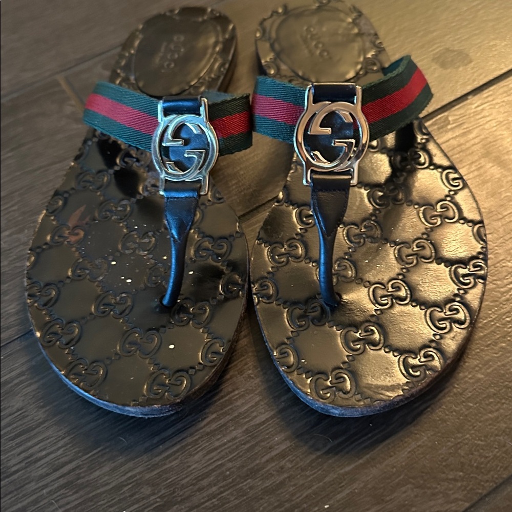Gucci Black Sandals with Red and Green Stripes - Picture 2 of 4